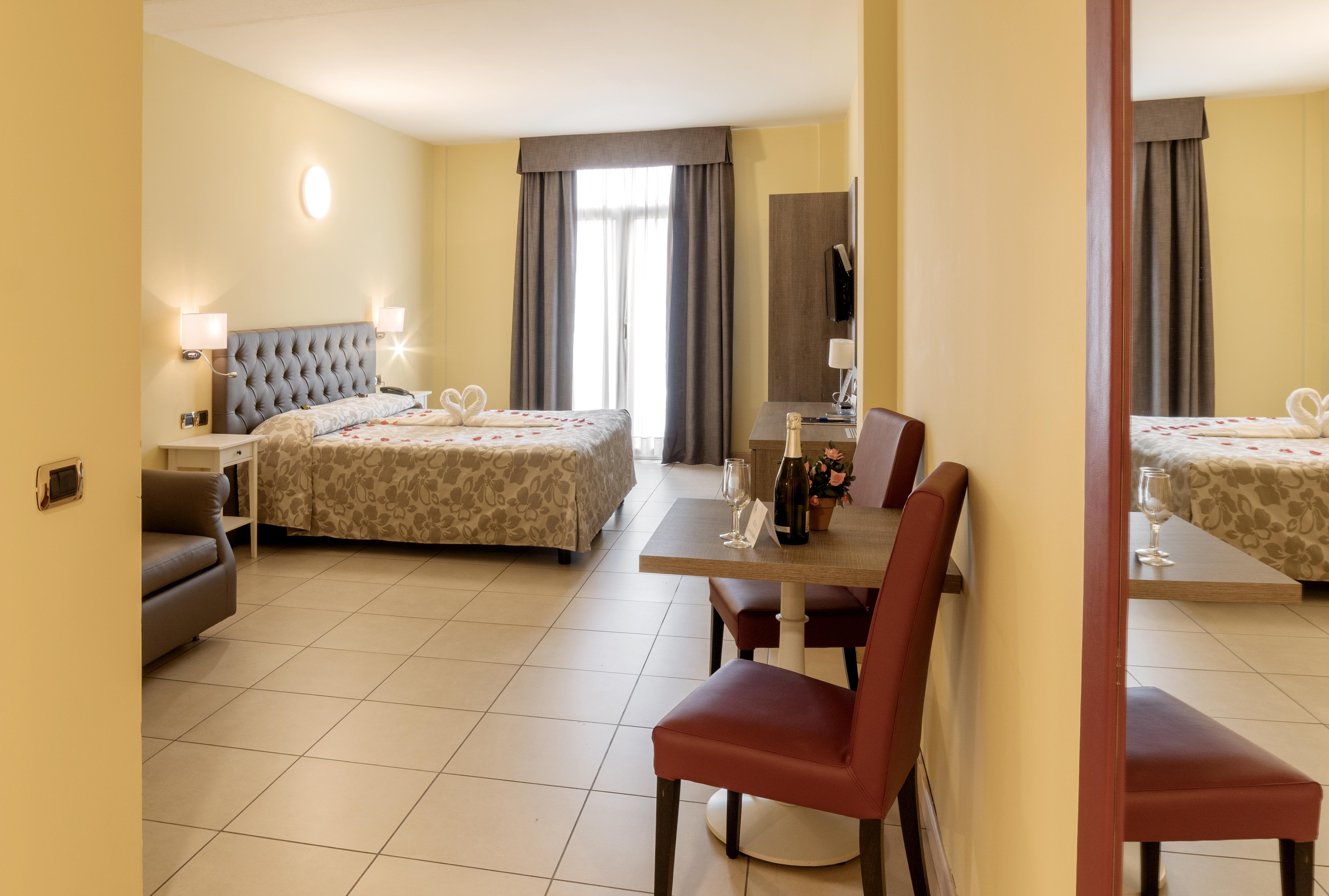 Hotel Lovere Resort & Spa Exterior photo